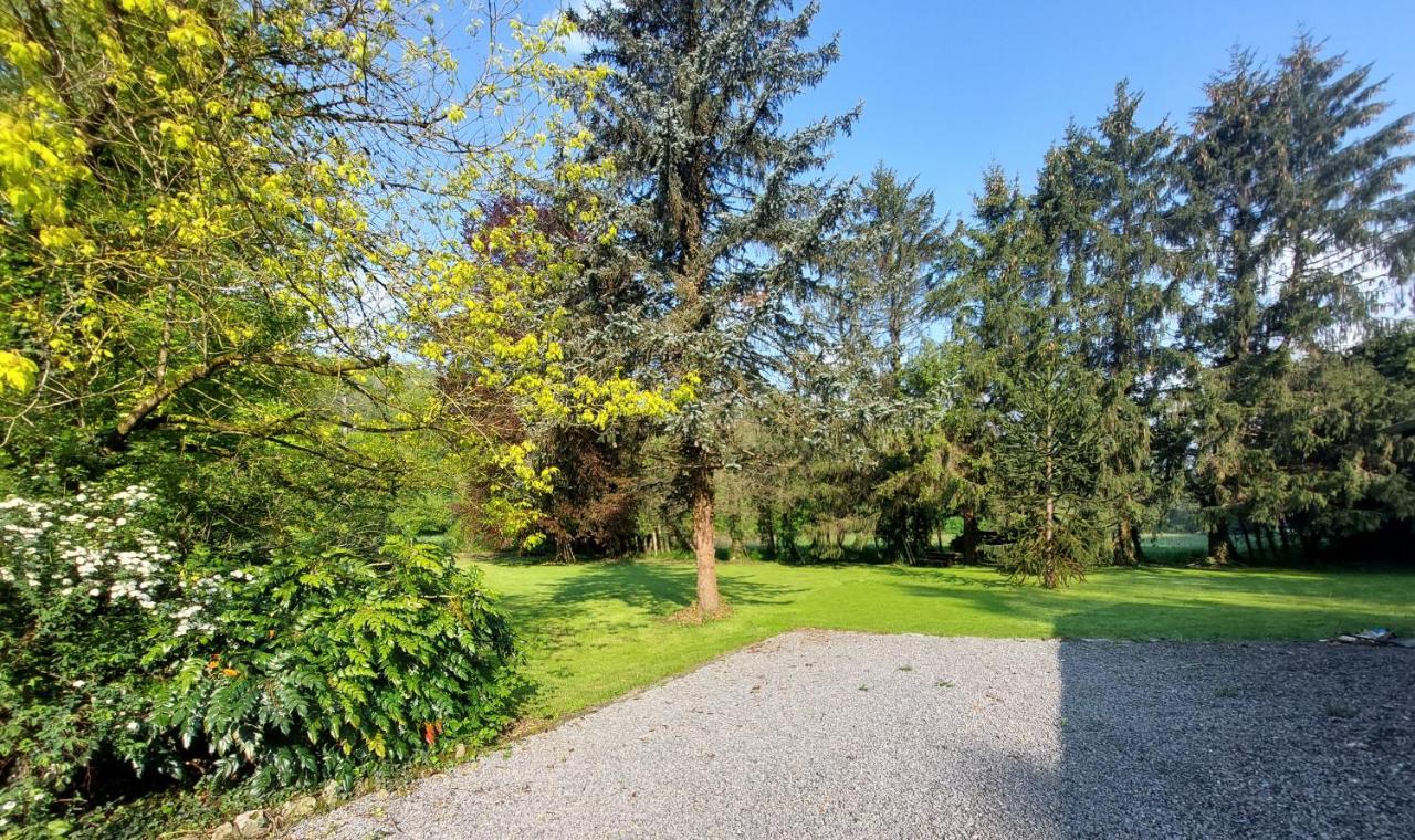 Au Doux Chardon Bed and Breakfast Durbuy Exteriör bild