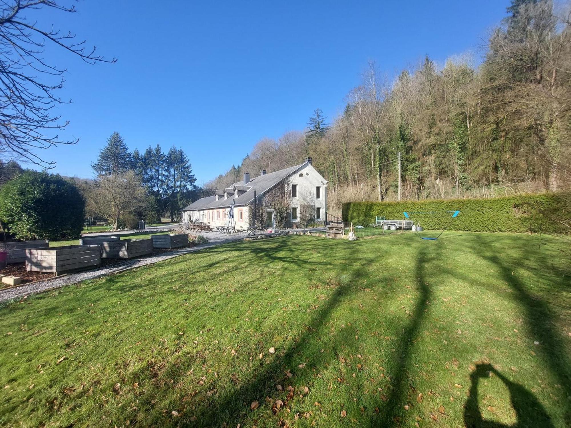 Au Doux Chardon Bed and Breakfast Durbuy Exteriör bild