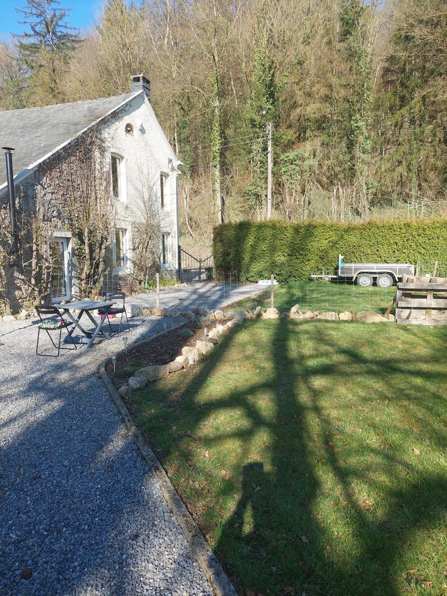 Au Doux Chardon Bed and Breakfast Durbuy Exteriör bild