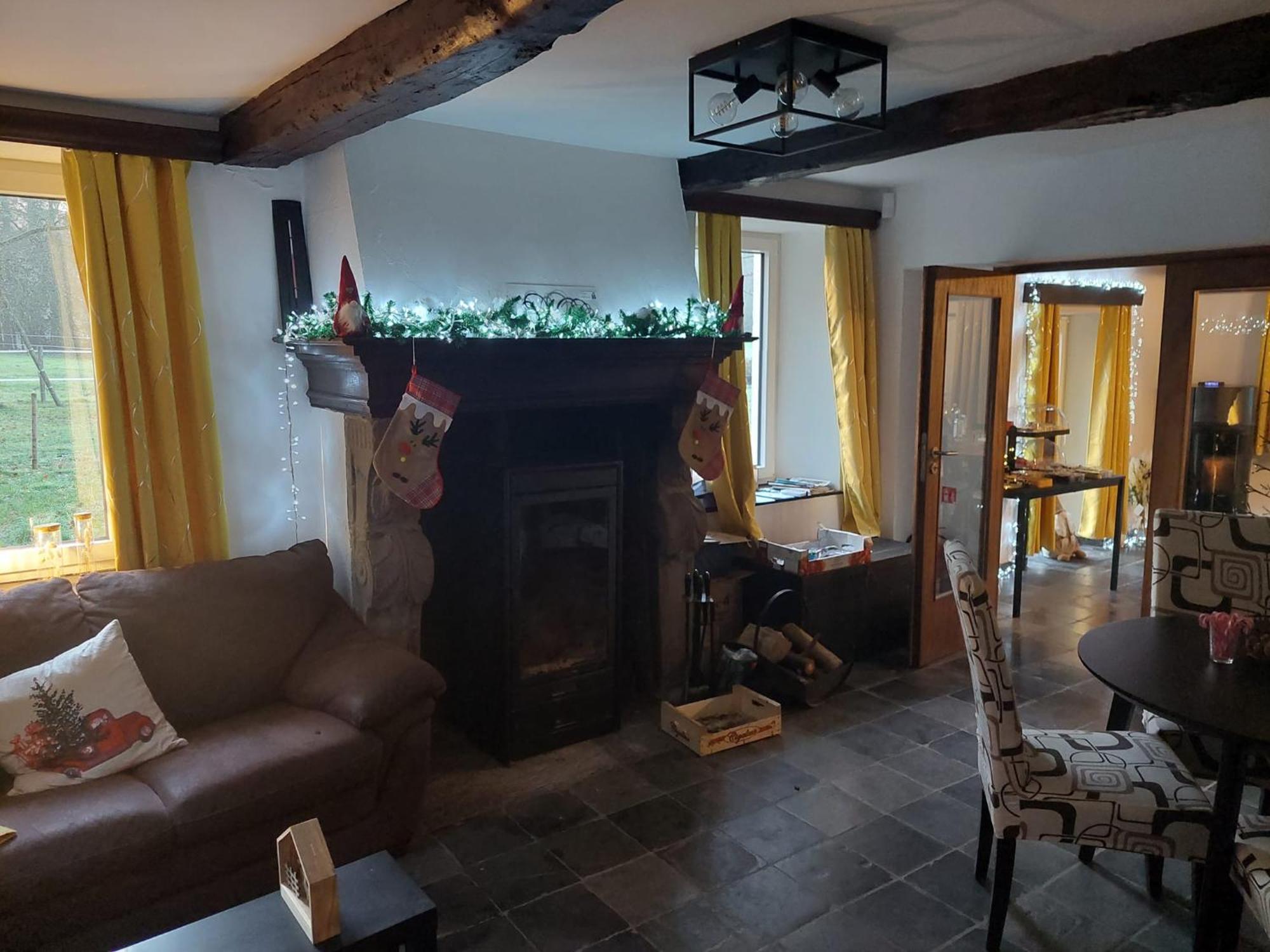 Au Doux Chardon Bed and Breakfast Durbuy Exteriör bild