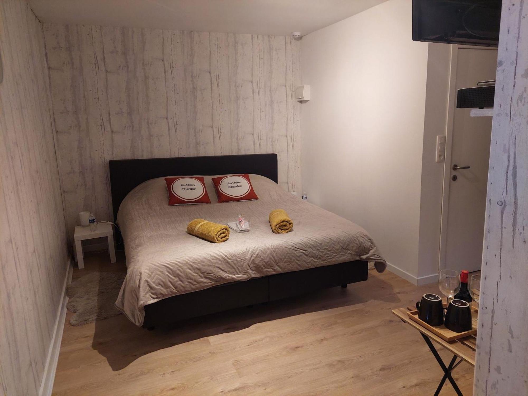 Au Doux Chardon Bed and Breakfast Durbuy Exteriör bild